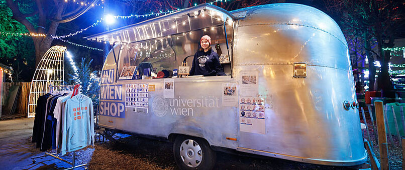 Uni Wien Shop (Wohnwagen) im Weihnachtsdorf am Campus