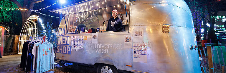 Uni Wien Shop (Wohnwagen) im Weihnachtsdorf am Campus