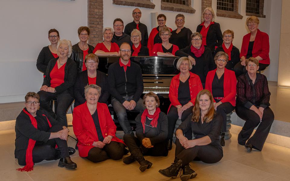 Zanggroep Chajim in de Dorpskerk van oliedorp Schoonebeek.