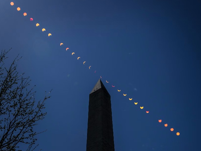 Solar Eclipse 2024 : पूर्ण सूर्यग्रहण की 10 बेहतरीन तस्‍वीरें