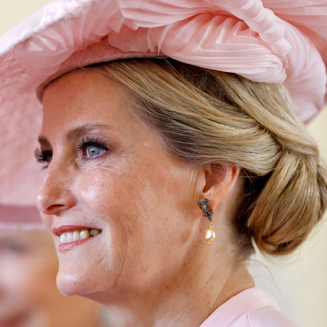 Duchess Sophie is a style icon in Barbie pink fitted suit