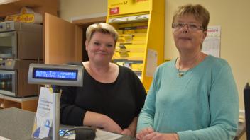 Ein gutes Team: Daniela Frehse (li.) und Karin Leuschner arbeiten seit vielen Jahren gern gemeinsam in der Tolker Tankstelle. 