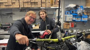 Fahrradwerkstatt Peterrad mit Azubi in Flensburg