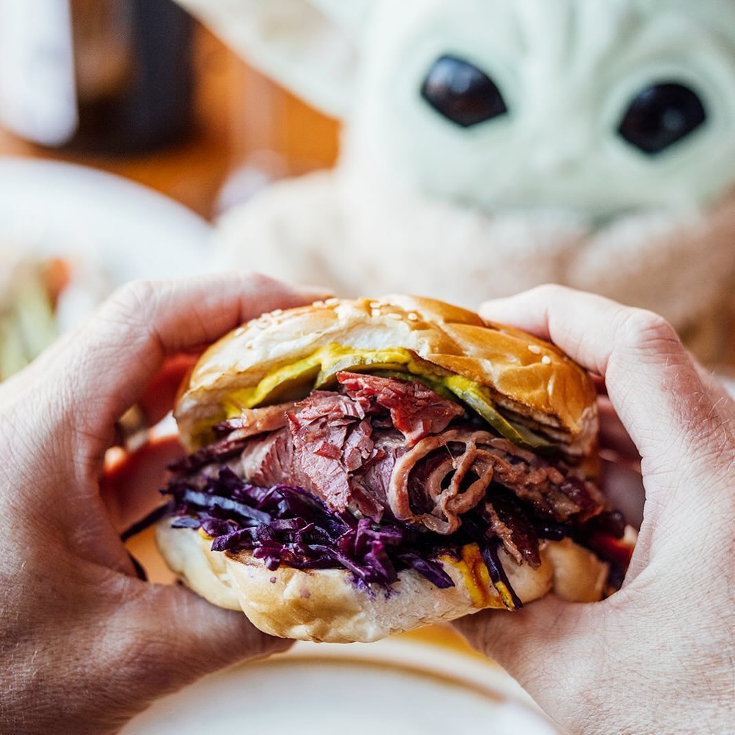 Notre sandwich brisket maison. Pas plus compliqu&eacute; que &ccedil;a. 🥪

Chez Boucherie Provisions, nous mettons tout notre savoir-faire dans la pr&eacute;paration de notre sandwich brisket maison. Chaque bouch&eacute;e est une explosion de saveur