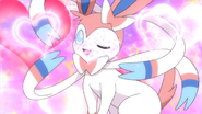 Sylveon usando atracción.