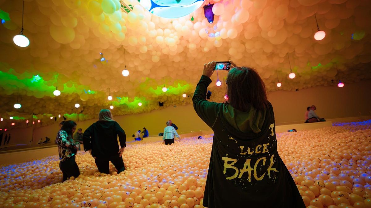 Mehr als vier Monate gastierte das Balloon Museum in Düsseldorf. Nun wurde die Ausstellung beendet.