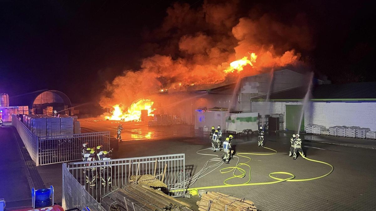 Hünxe Lagerhalle Brand