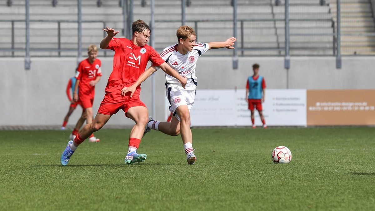 Leandro Ritter (l.) ist nach seiner Roten Karte für drei Spiele gesperrt worden und fehlt die restlichen Spiele der Hinrunde.