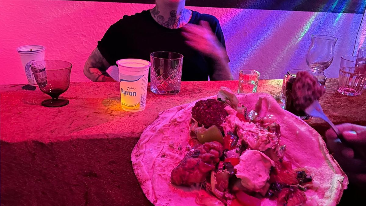 Zu den Dating-Abenden von Candlelight Döner werden handverlesen Singles eingeladen. 