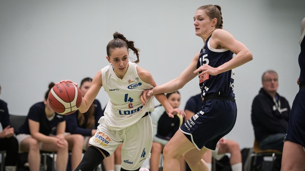 Basketball 2. Bundesliga Frauen, New Basket Oberhausen gegen AstroLadies Bochum am Sonntag, 06. Oktober 2024 in Oberhausen. 
Foto: Socrates Tassos / FUNKE Foto Services