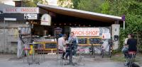 Kiosk, Imbiss und Stammtisch in einem: Der „Kiosk im Saatwinkel“