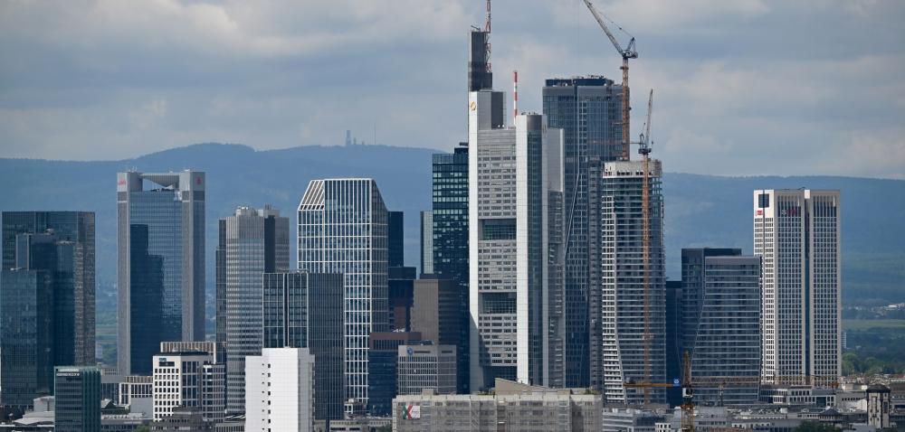 Das wirtschaftliche Herz Hessens ist die Bankenstadt Frankfurt.