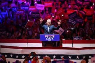 US-Wahlkampf: Robert F. Kennedy Jr. spricht vor dem republikanischen US-Präsidentschaftskandidaten und ehemaligen US-Präsidenten Trump bei einer Wahlkampfveranstaltung im Madison Square Garden in New York.