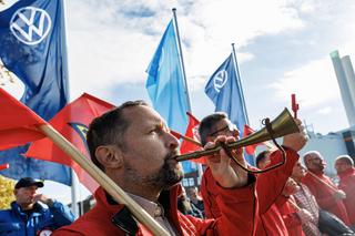 Volkswagen: Mitarbeiter des Volkswagenwerks am Montag in Zwickau