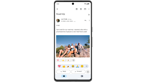 在 Android 手機上讀取 Gmail 郵件、選取拉炮 Emoji 回覆，然後看到寄件者收到 Emoji 回覆內容。