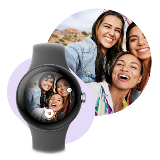 En la pantalla de un smartwatch se ve la imagen de tres amigas sonriendo, un botón de cámara y el control del zoom.