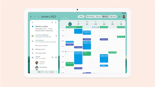O Google Agenda na tela de um tablet com detalhes de reunião de um lado e a programação da semana do outro.