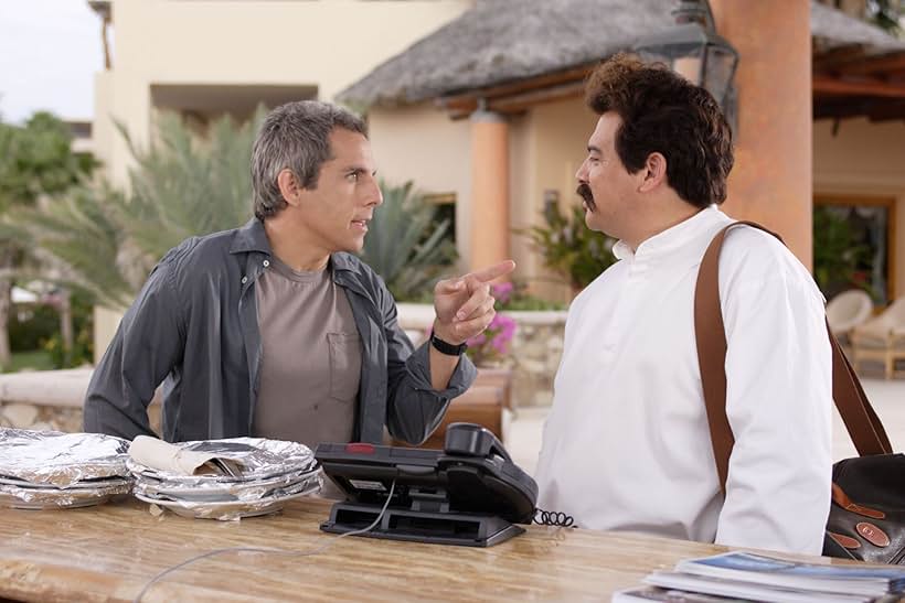 Ben Stiller and Carlos Mencia in The Heartbreak Kid (2007)