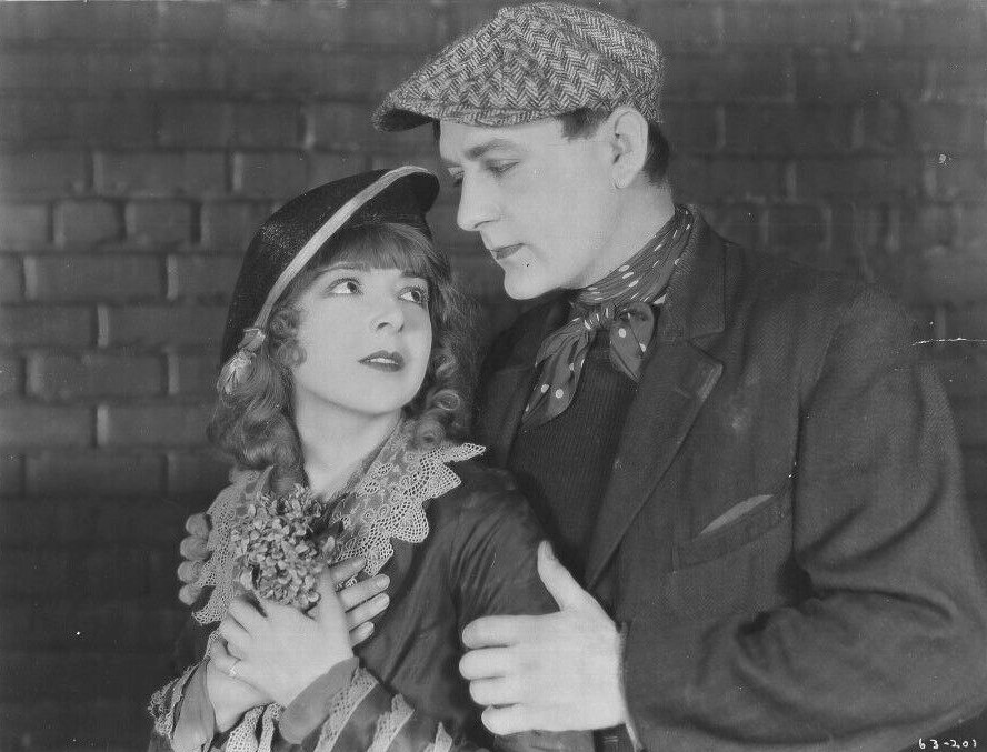 Kenneth Harlan and Colleen Moore in Twinkletoes (1926)