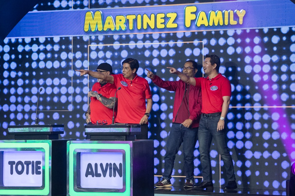 William Martinez, Totie Martinez, Alvin Martinez, and Ronnie Martinez in Family Feud Philippines (2022)