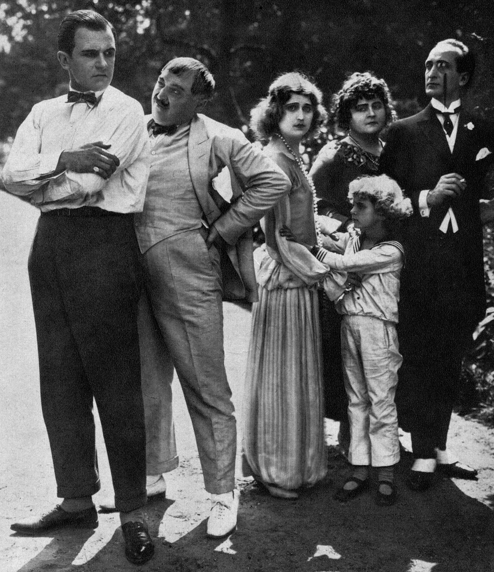 Hans Albers, Werner Krauss, Loni Nest, Lee Parry, and Lydia Potechina in Fräulein Raffke (1923)