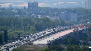 Erste Hälfte der neuen Schiersteiner Brücke im November frei