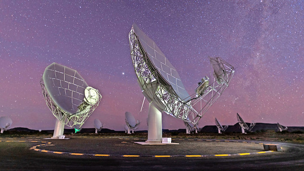 Das australische ASKAP-Radioteleskop entdeckte FRB20220610A.