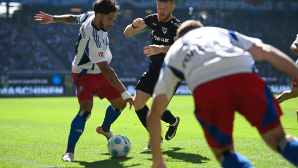 Ludovit Reis (links) und der Hamburger SV bezwingen Aufsteiger Münster deutlich.