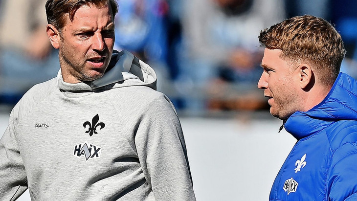 Trainer Florian Kohfeldt und Sportdirektor Paul Fernie (rechts)