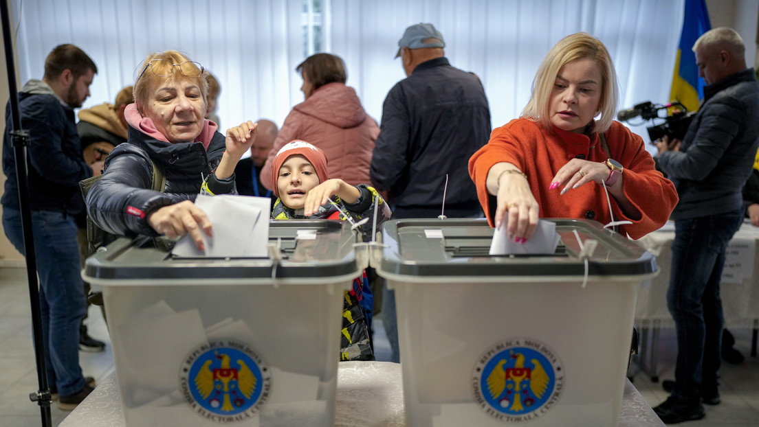 Referéndum en Moldavia por la integración a la UE termina con el marcador casi igualado