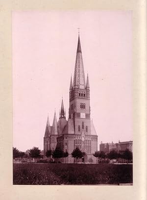 Bild des Verk�ufers f�r Kirche St. Johannis in Altona. Albuminabzug, auf Karton aufgezogen. zum Verkauf von Antiquariat Reinhold Pabel