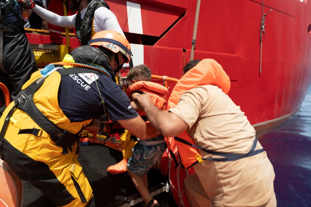 L'Ocean Viking a porté secours à plus de 300 migrants en Méditerranée les 9 et 10 juillet 2024. Crédit : Charles Thiefaine / SOS MEDITERRANEE 