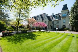 Glen-Yr-Afon House Hotel