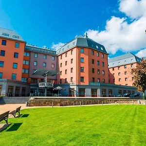 Courtyard By Marriott Pilsen Hotel Exterior photo