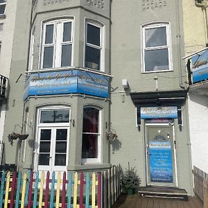 Henrys On The Prom Bed & Breakfast Great Yarmouth Exterior photo