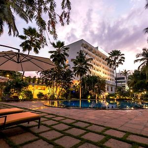 Southern Star,Mysore Hotel Exterior photo