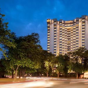 Shangri-La Eros New Delhi Hotel Exterior photo