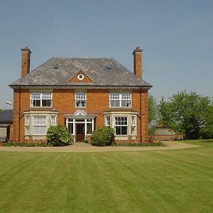 Furtho Manor Farm Bed & Breakfast Milton Keynes Exterior photo