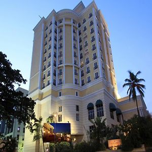 The Residency Towers Hotel Chennai Exterior photo