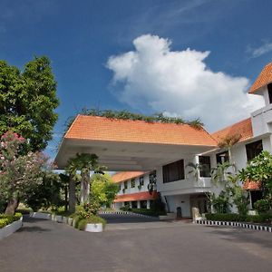 Trident Chennai Hotel Exterior photo