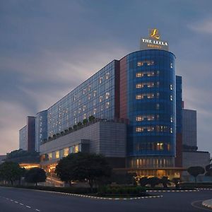 The Leela Ambience Gurugram Hotel & Residences Gurgaon Exterior photo