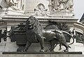 444) Lion de bronze, monument "à la République", place de la République. 11 avril 2011.