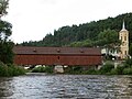 Čeština: Krytý Radošovský silniční most přes Ohři ve vsi Radošov, části obce Kyselka v okrese Karlovy Vary English: Covered road bridge over the Ohře river in the village of Radošov, part of Kyselka, Karlovy Vary District, Czech Republic