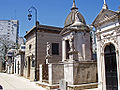 Español: Tumbas en el cementerio de la Recoleta