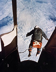 1960 Joseph Kittinger's record-breaking skydive from 102,800 feet