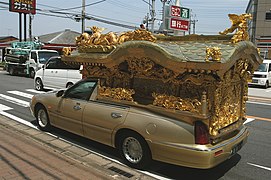 Buddhist-Styled hearse (Lincoln Town Car, seen in Japan).