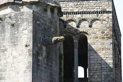 Català: Gàrgola amb forma humana. Español: Gàrgola con forma humana. Français : Gargouille à forme humaine