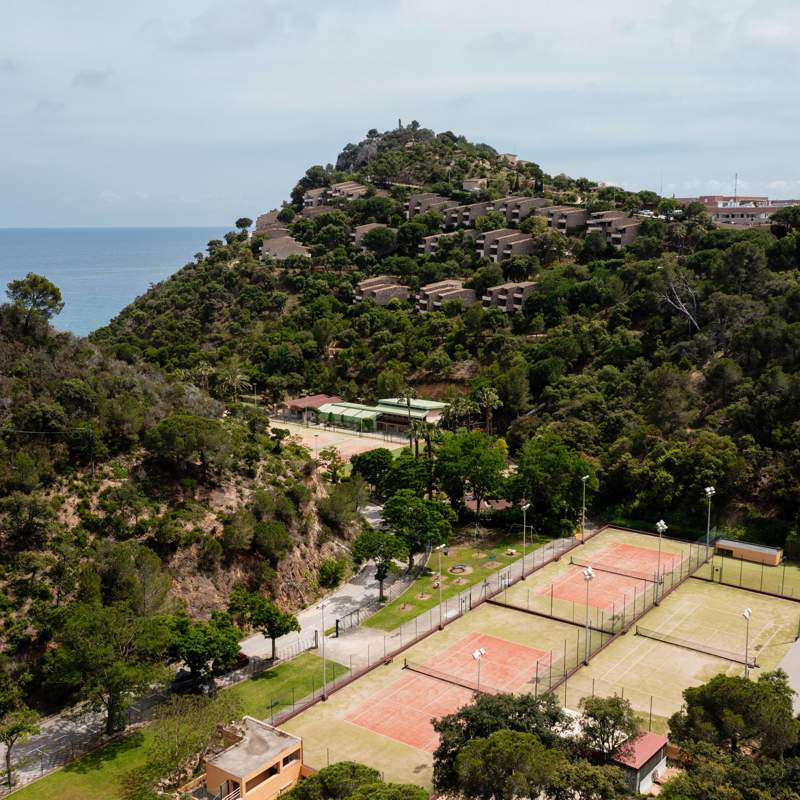 Zel Costa Brava, el hotel de Rafa Nadal con pistas de tenis ¡y un funicular!