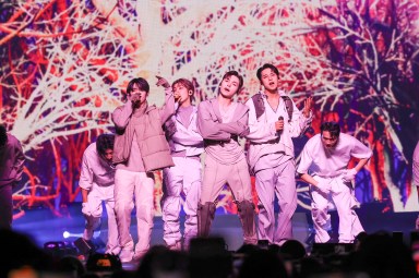 SEVENTEEN performing at Belmont Park.