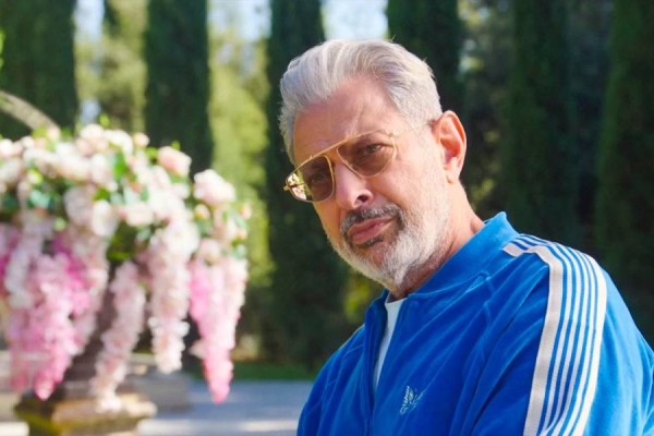 Kaos Netflix significato finale Jeff Goldblum 1